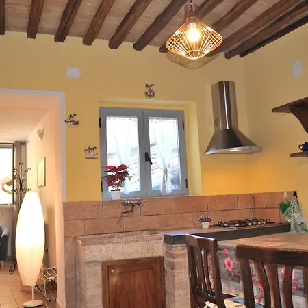 アパート Antico Gioiello Umbro , Con Terrazza フォリーニョ