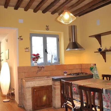 Antico Gioiello Umbro , Con Terrazza フォリーニョ