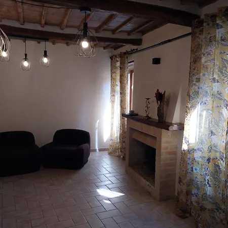 Appartamento Antico Gioiello Umbro , Con Terrazza Foligno