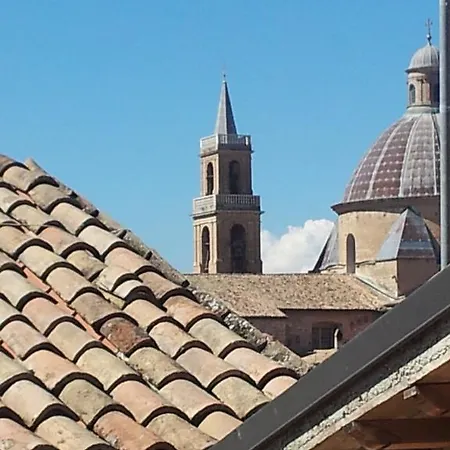 Appartamento Antico Gioiello Umbro , Con Terrazza Foligno