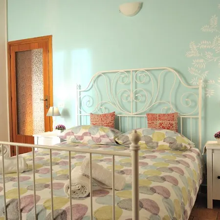 Antico Gioiello Umbro , Con Terrazza * Foligno