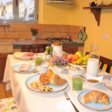 Antico Gioiello Umbro , Con Terrazza * Foligno